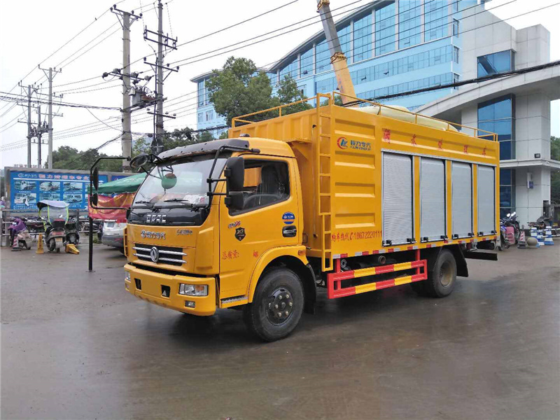 國六東風多利卡化糞池吸污凈化車標配大功率發電機組