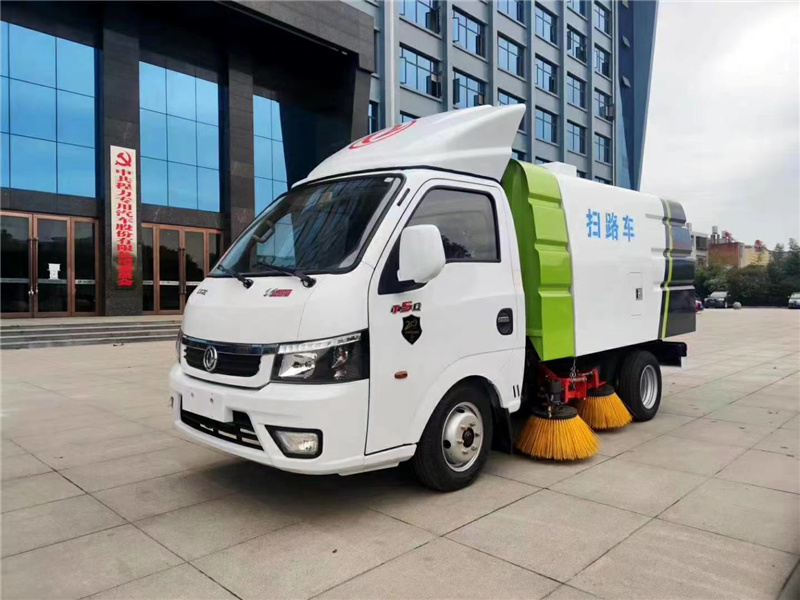 東風(fēng)途逸掃路車(chē)物業(yè)，小區(qū)環(huán)衛(wèi)首選車(chē)身比較小巧靈活，純電動(dòng)、汽油、柴油三種動(dòng)力可供選擇