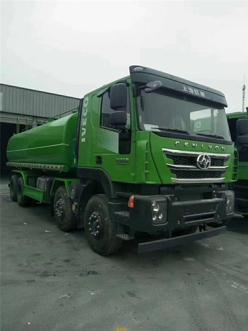 東風(fēng)柳汽國六清洗吸污車罐內(nèi)設(shè)有防浪隔板，有效減輕罐體晃動